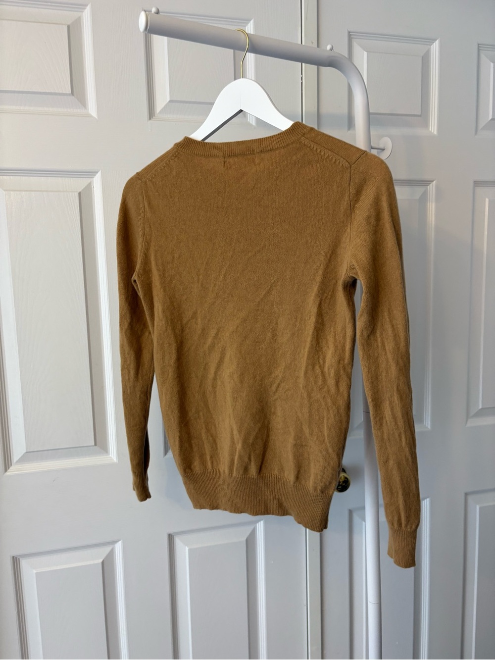 Cashmere Beige Crewneck Light Sweater Size Small - Picture 5 of 9